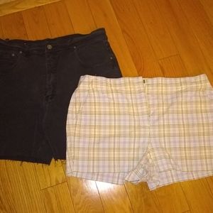 Lot of 2 Women's Shorts - Bill Blass Vintage and Tablots